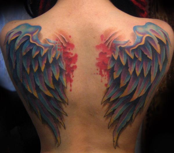 Фото тату Цветные крылья на спине