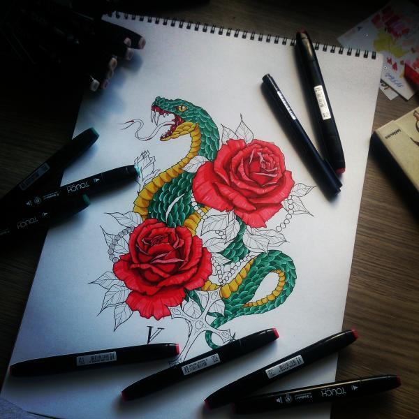 Фото тату Змея с розами и крестом