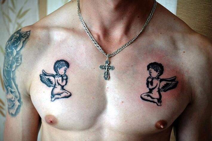 Татуировка мужская чикано на груди ангел