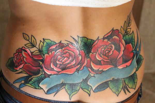 Фото тату 3 красные розы
