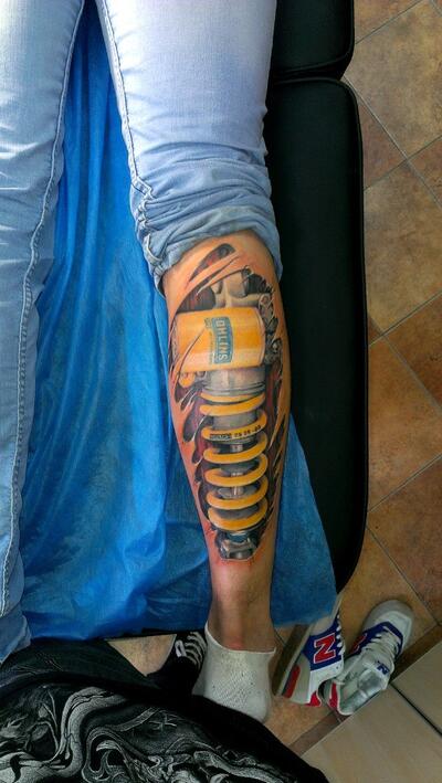 Photo - Ohlins suspension tattoo by Bekker Konstantin | Photo 25590 |  Tatuaggio biomeccanico, Tatuaggi biomeccanici, Tatuaggi
