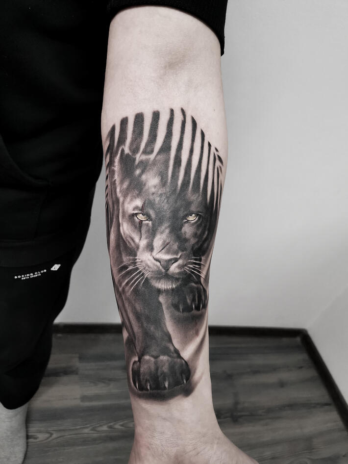 Tattoo tagged with: thigh, tiger, portrait | inked-app.com