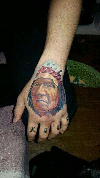 Фото тату Тату индейцы на кистях рук
