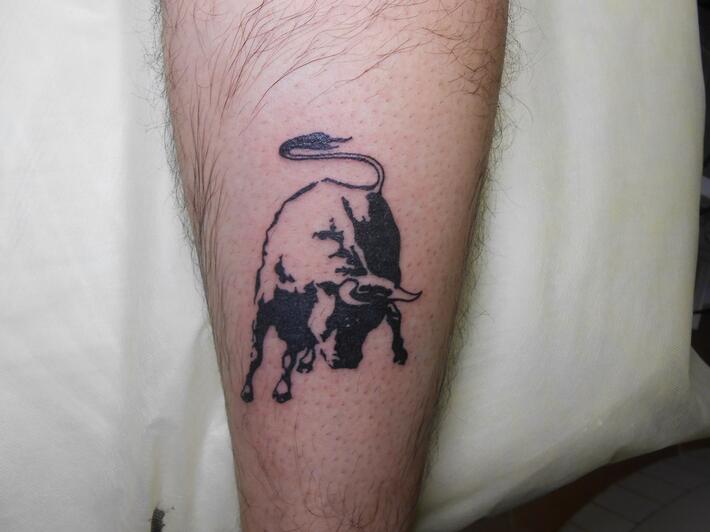 Tattoo Tatu byki na noge - tattoo photo (133115)