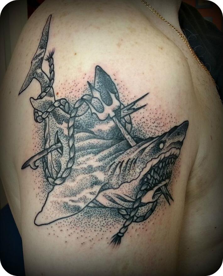 Фото тату Тату акулы на плече