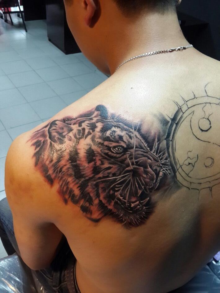 Tattoo fan left redfaced after massive tiger inking looks VERY rude thanks  to unfortunate shape  The US Sun