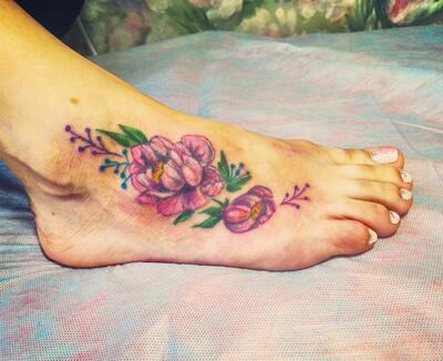 Floral Foot Tattoo for Flower Tattoo Ideas for Women #tattooswomensdesigns  | Floral foot tattoo, Foot tattoos, Flower tattoos