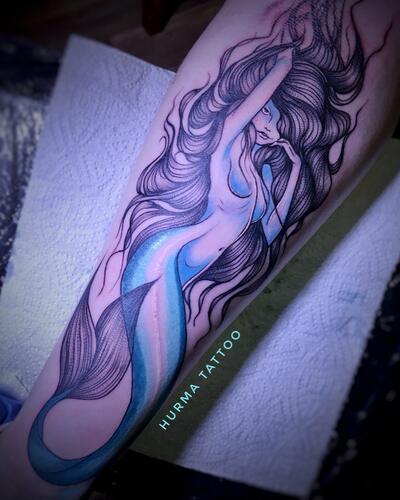 Pin by Nicoli Asolini on Ideias de tatuagens | Trendy tattoos, Mermaid  tattoos, Mermaid tattoo designs