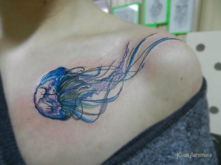 Фото тату Тату медузы на груди