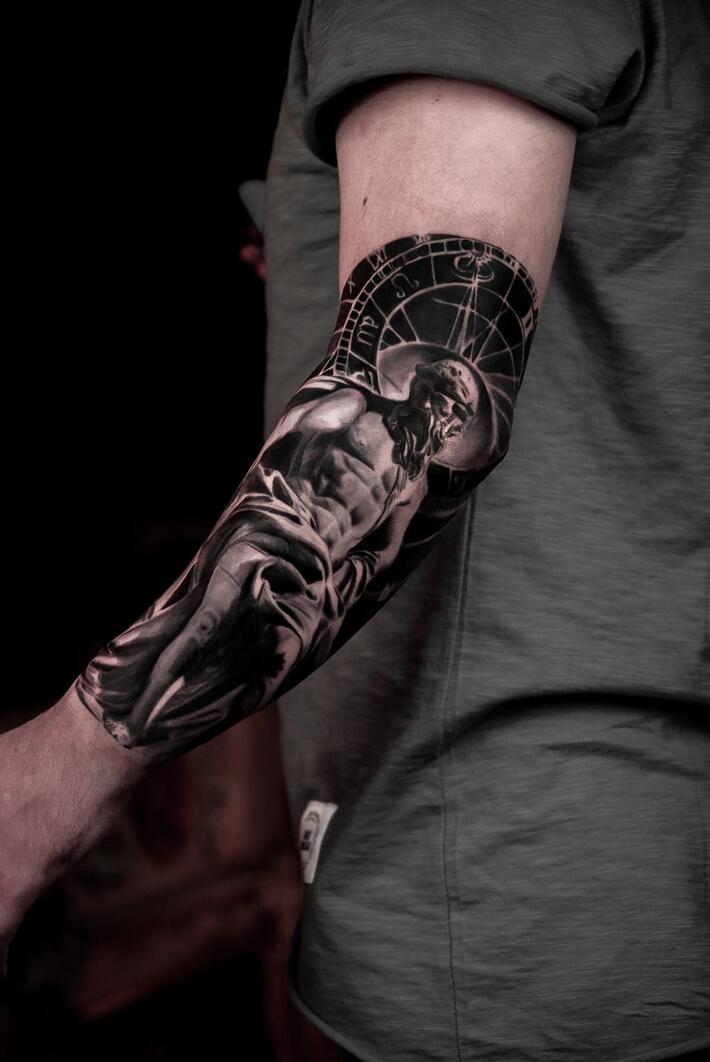 Tattoo uploaded by Eddy Cordero • Pieza niño rieles #tattoo  #blackandgreytattoo #hiokbeat • Tattoodo
