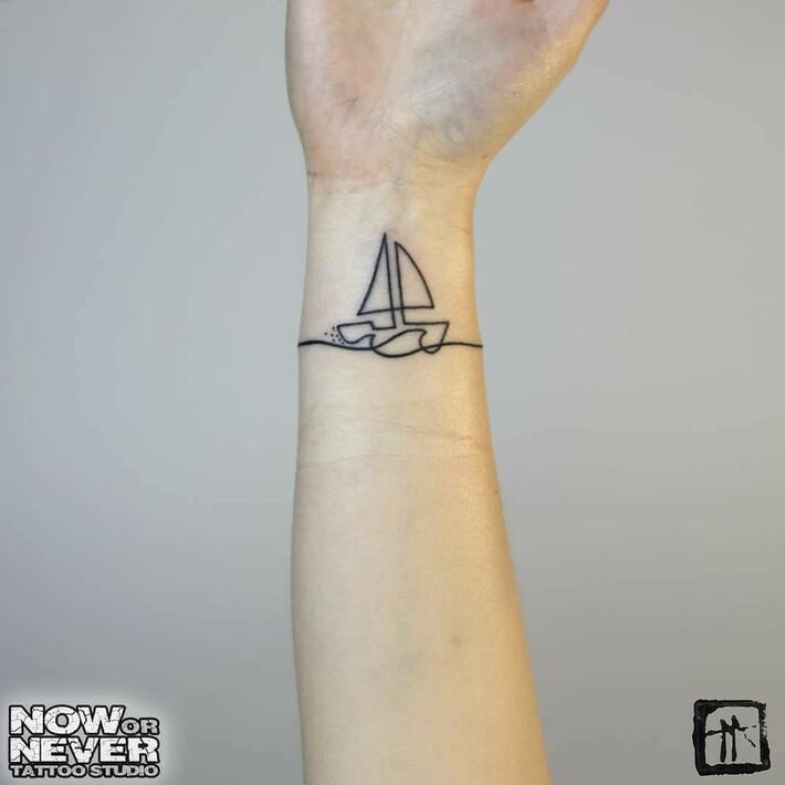 Temporary tattoo small boat | DARNA