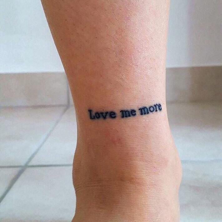 Rayane Ribeiro Tattoo Shop on Instagram: “Love me more ❤ @tatianasartorio .  . . #rayaneribeirotattoo #traçosfinos #fine… | Friendship tattoos, Tattoos,  Tattoo shop