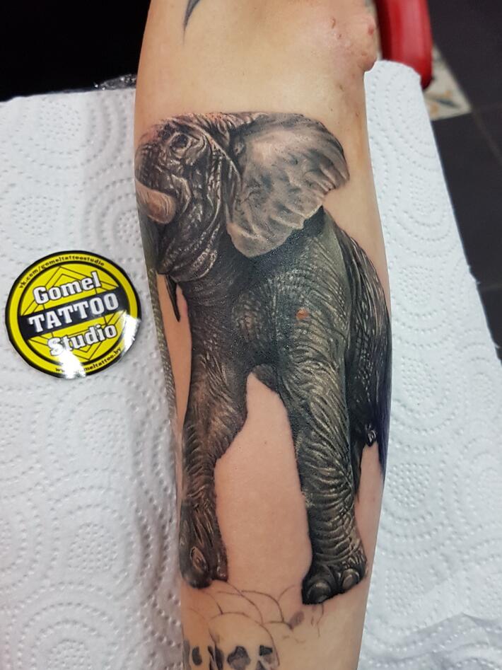 Geometric elephant tattoo leg done by @davidetrifoni #lond… | Flickr