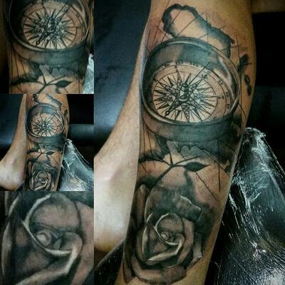 Unterarm tattoo männer kompass