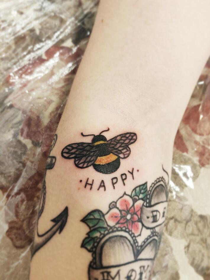 Fazü Ink Tattoo - Bee happy #tattoo #inked #bee #yellow... | Facebook