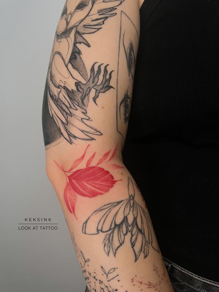 me/lookattattoo

Мария Иванова
https://vk